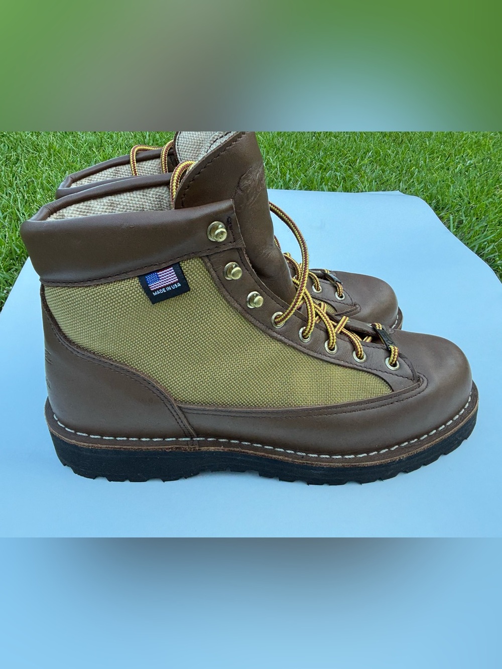 Danner Light Gore Tex Boot,Khaki, Men’s Size 10.5